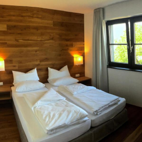 Hotel Café Schatz  Хоэнемс